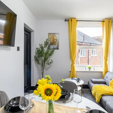 Open Mind Property - 4 Beds & Free Parking Portsmouth Exterior photo