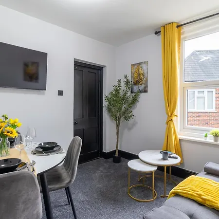 Open Mind Property - 4 Beds & Free Parking Portsmouth Exterior photo
